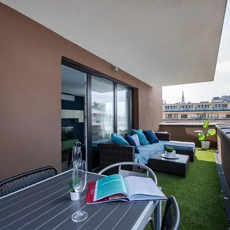 Large Terrace - Panoramic View - New *